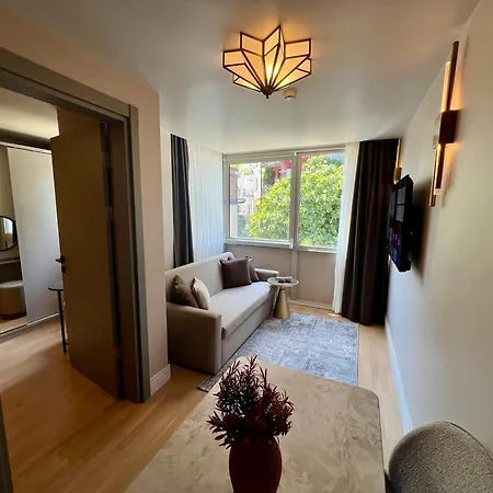 Weingart Hotel 4*