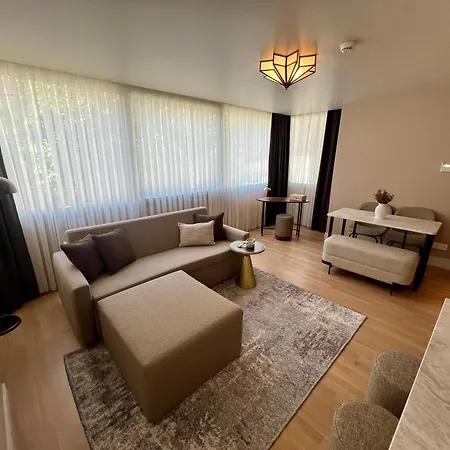Weingart Hotel 4*