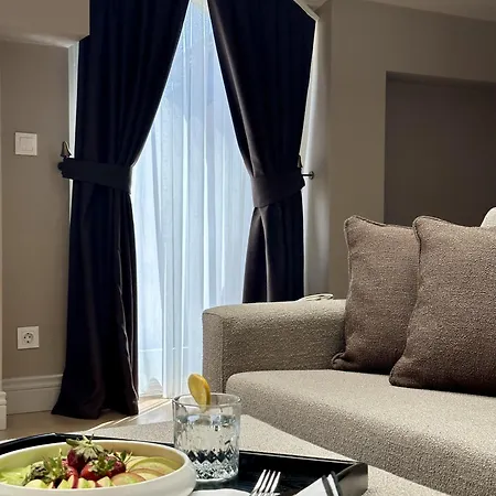 Weingart מלון 4*