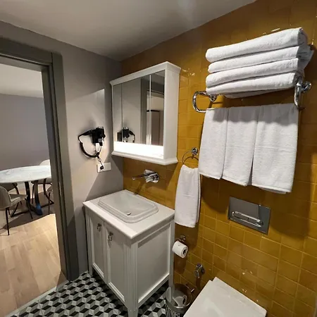 Weingart Hotel